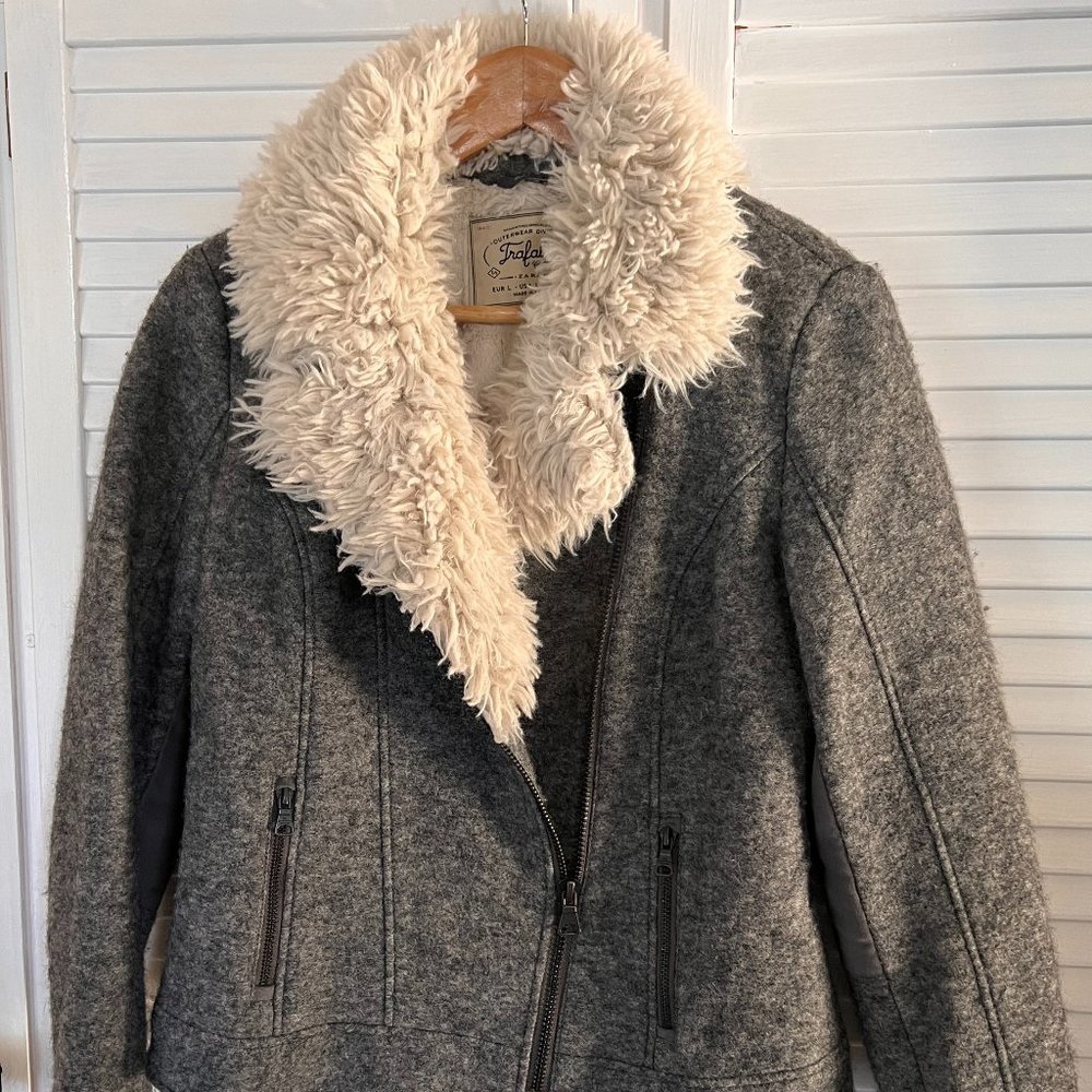 Zara Outerwear Trafaluc  Grey Jacket   AUS 10 Faux Sheepskin Collar - Picture 5 of 15